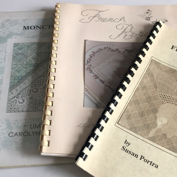 Vintage Needlework Embroidery Booklets Collection of 3 - Picture 1 of 7